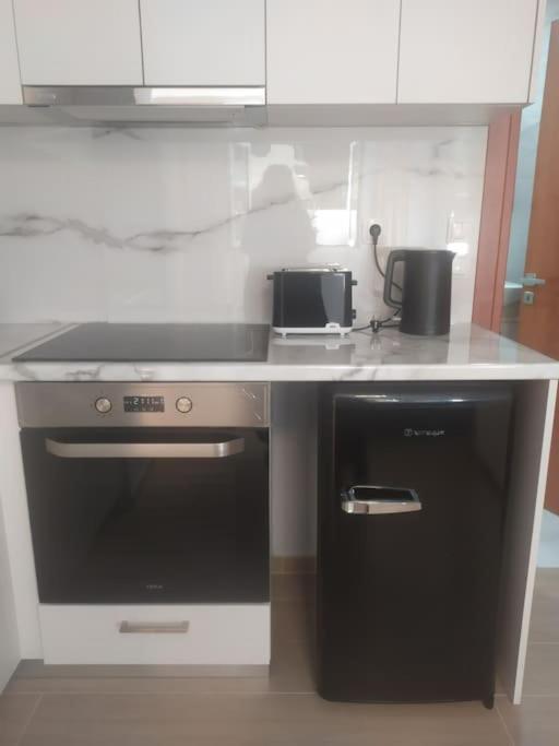Studio Apartment With All Amenities In Kolonaki Атина Екстериор снимка