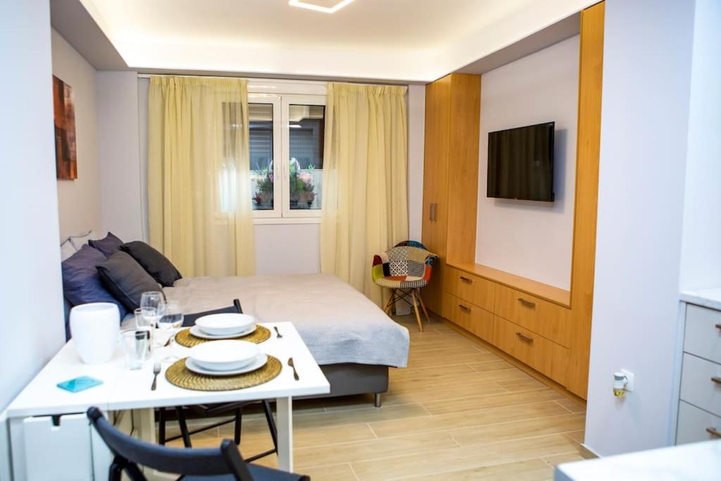 Studio Apartment With All Amenities In Kolonaki Атина Екстериор снимка
