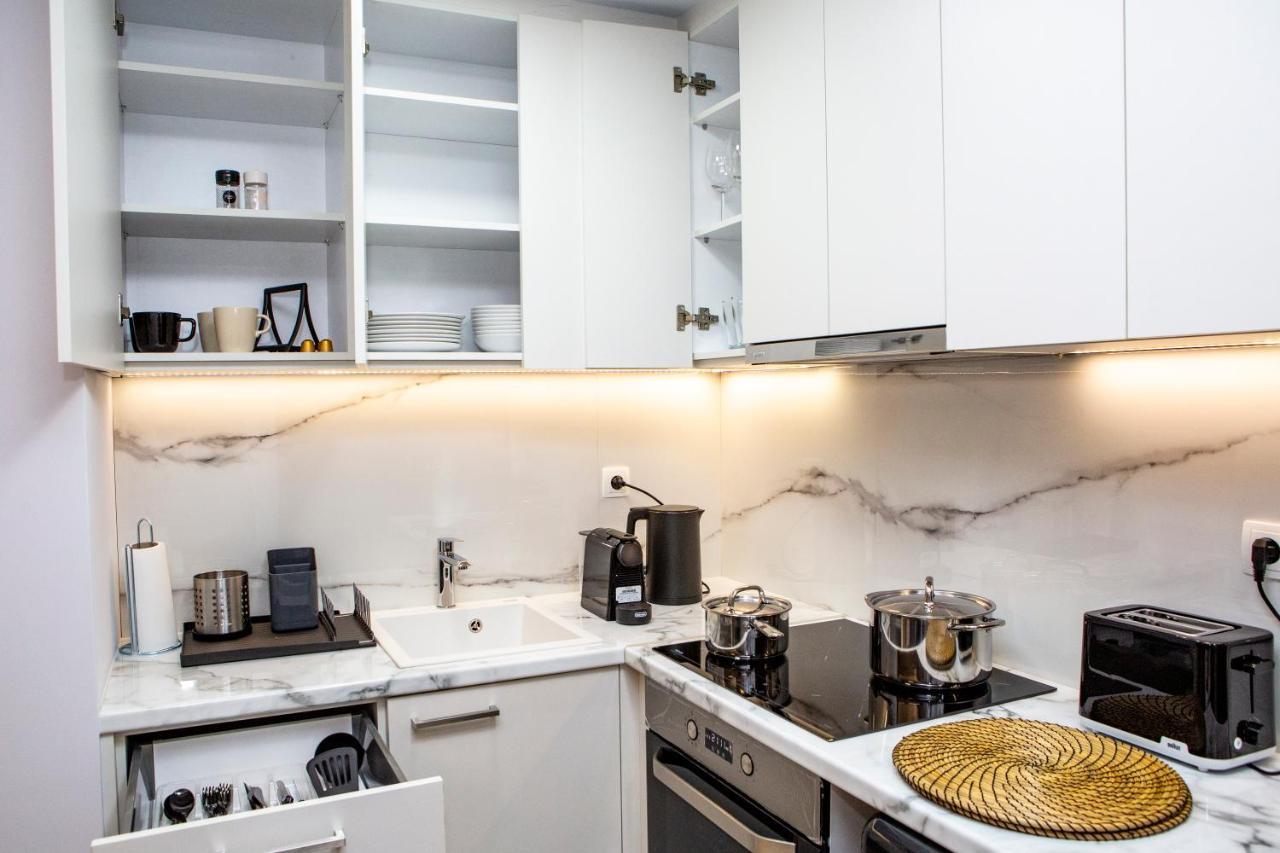 Studio Apartment With All Amenities In Kolonaki Атина Екстериор снимка